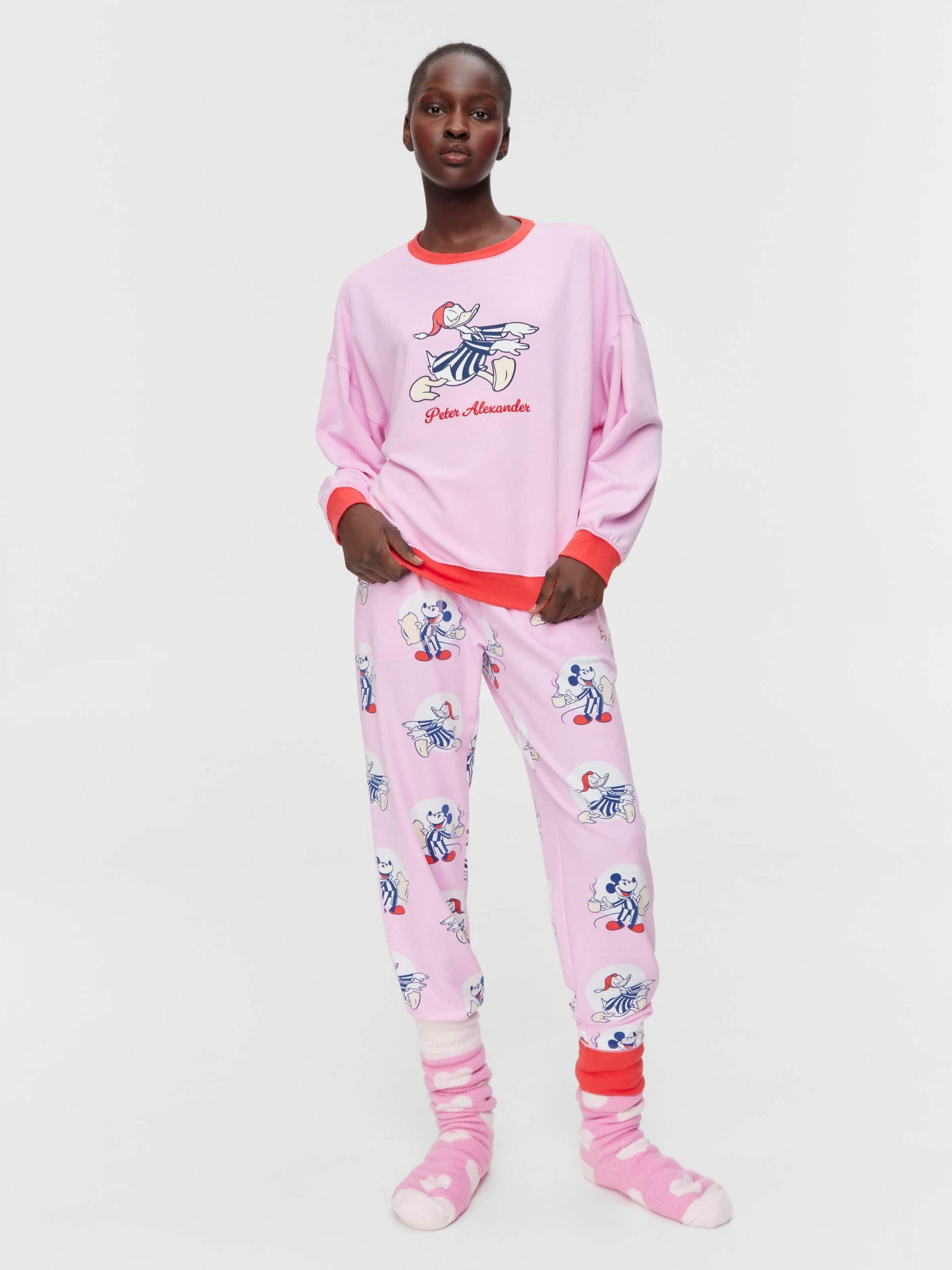 Sleepy Donald Duck Sweater Pink