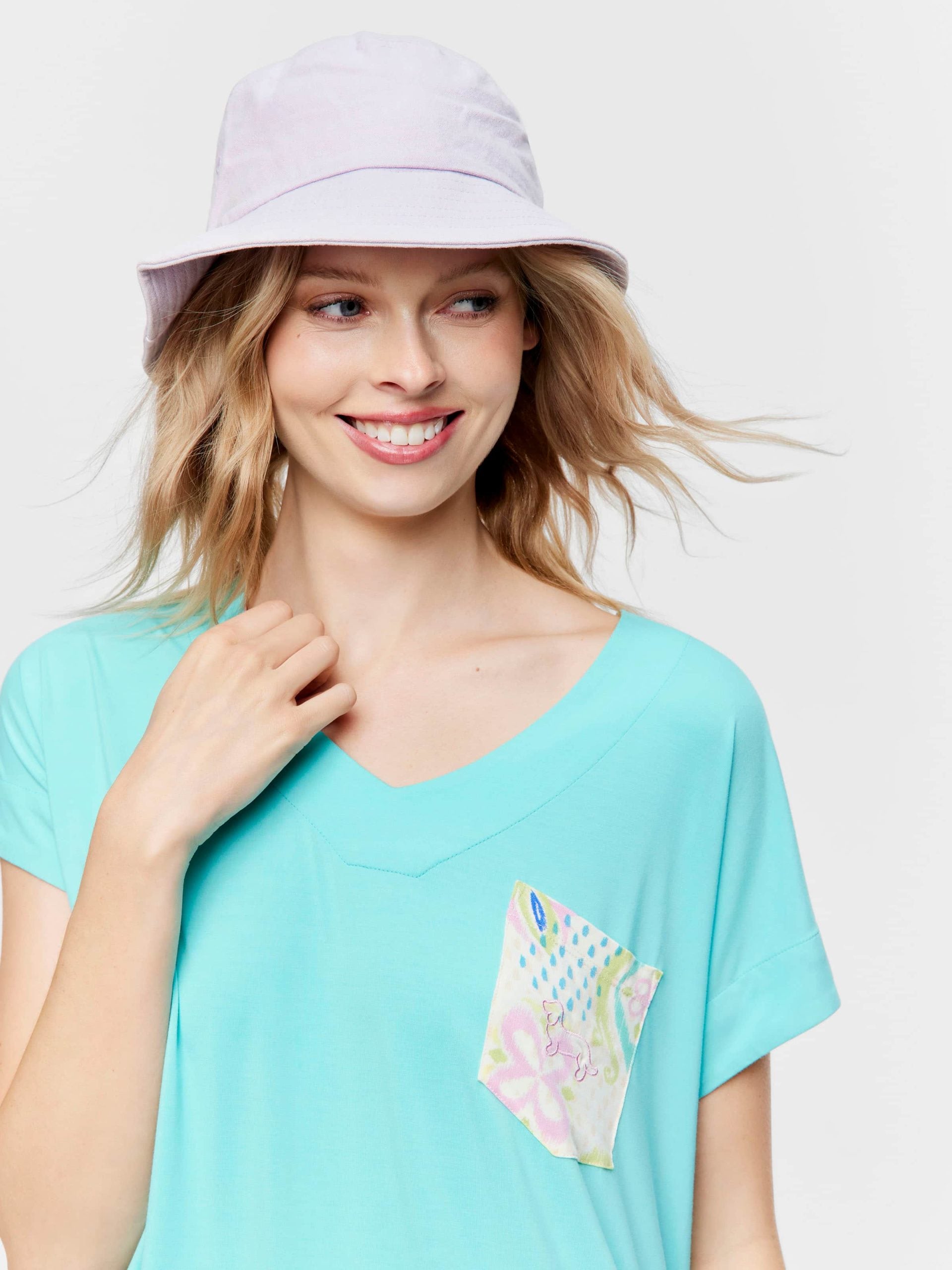 V Neck Pocket Tee multi