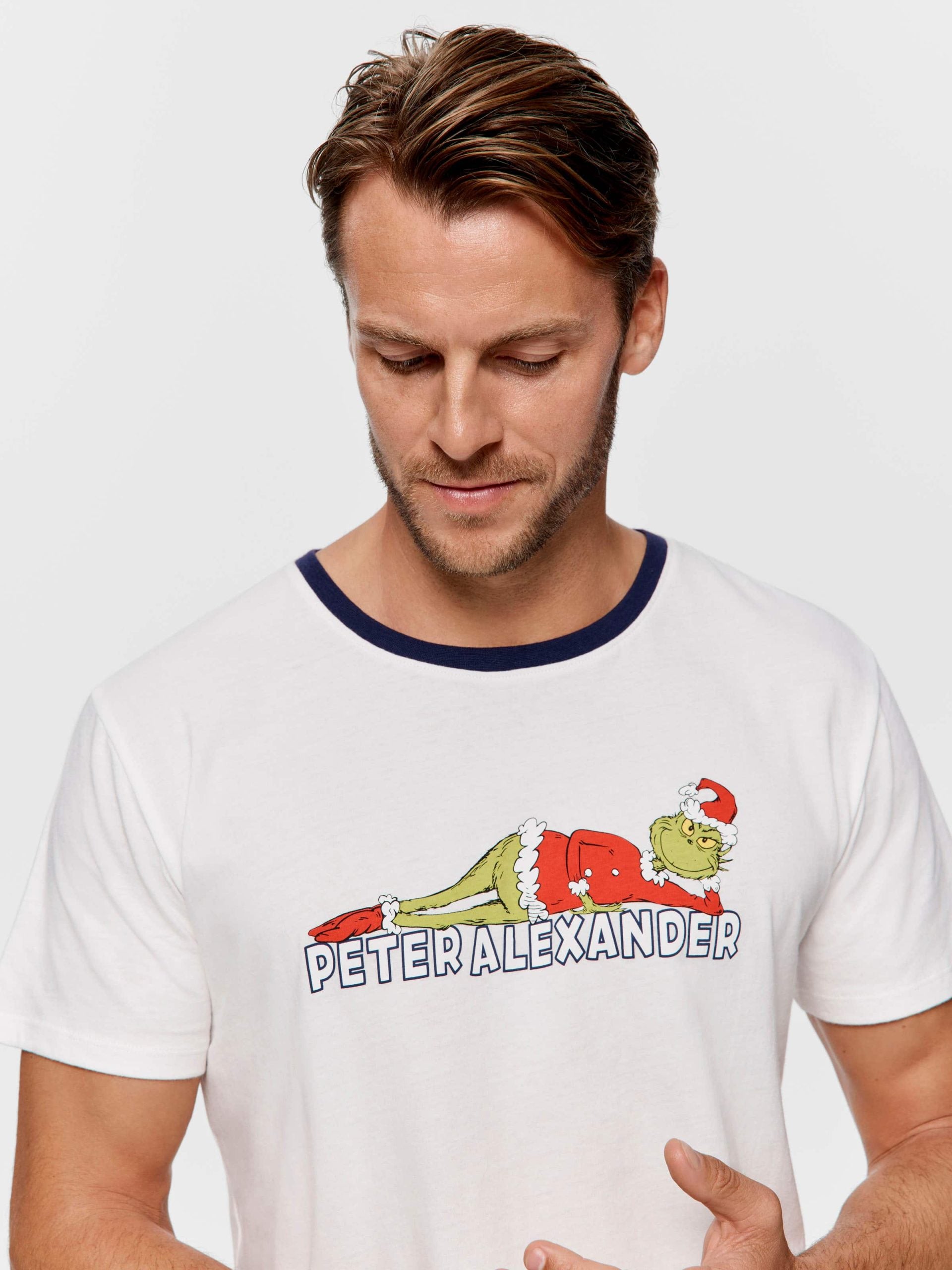 The Grinch Tee cream