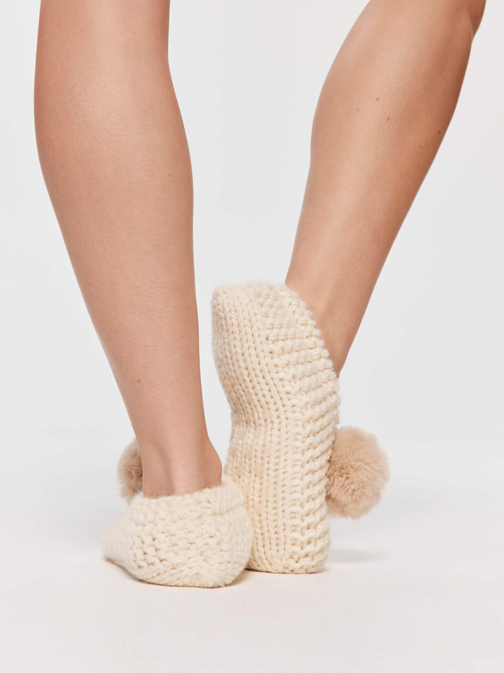 Fluffy Tail Sockette cream