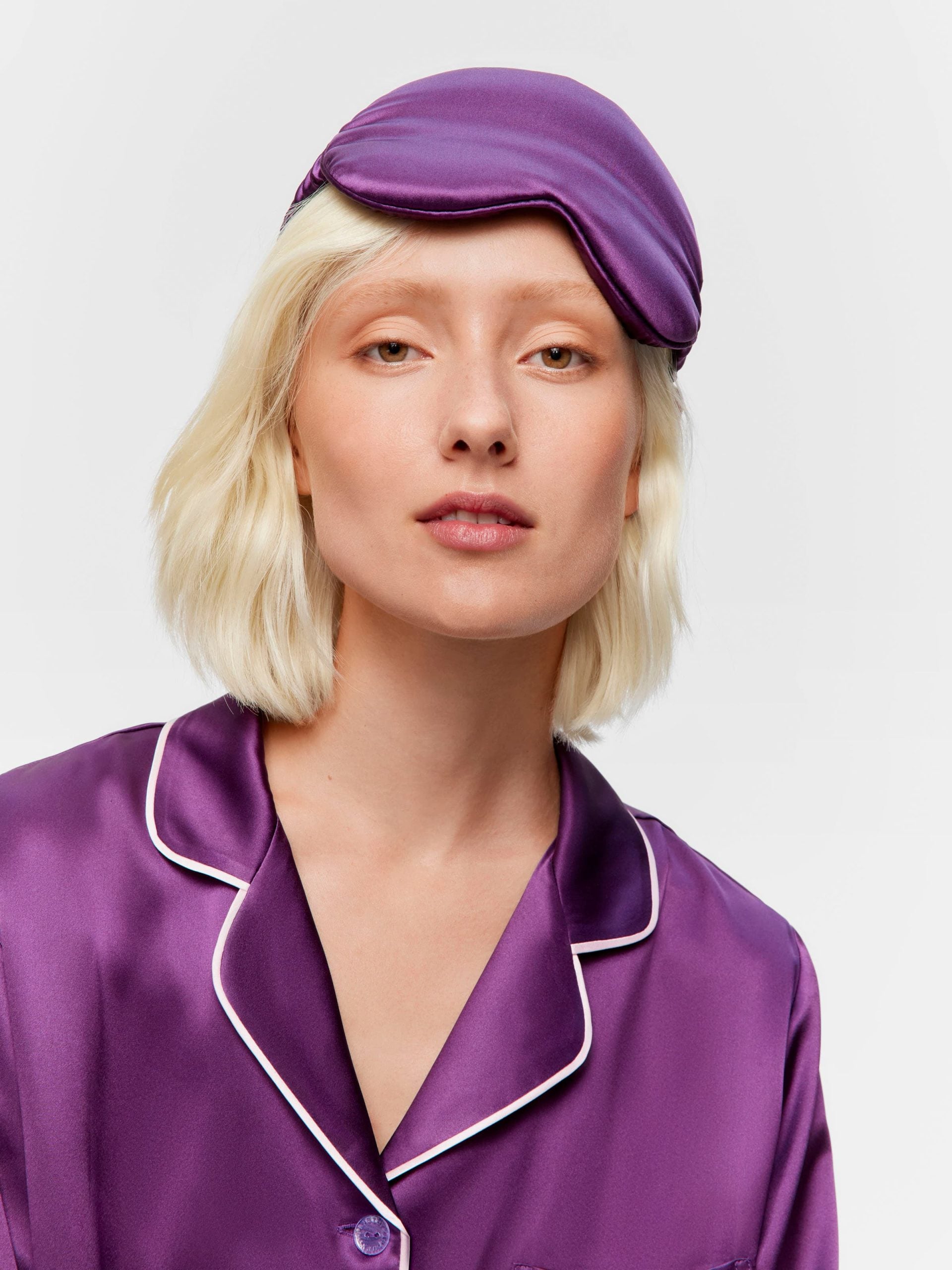Silk Plum Contour Eye Mask plum