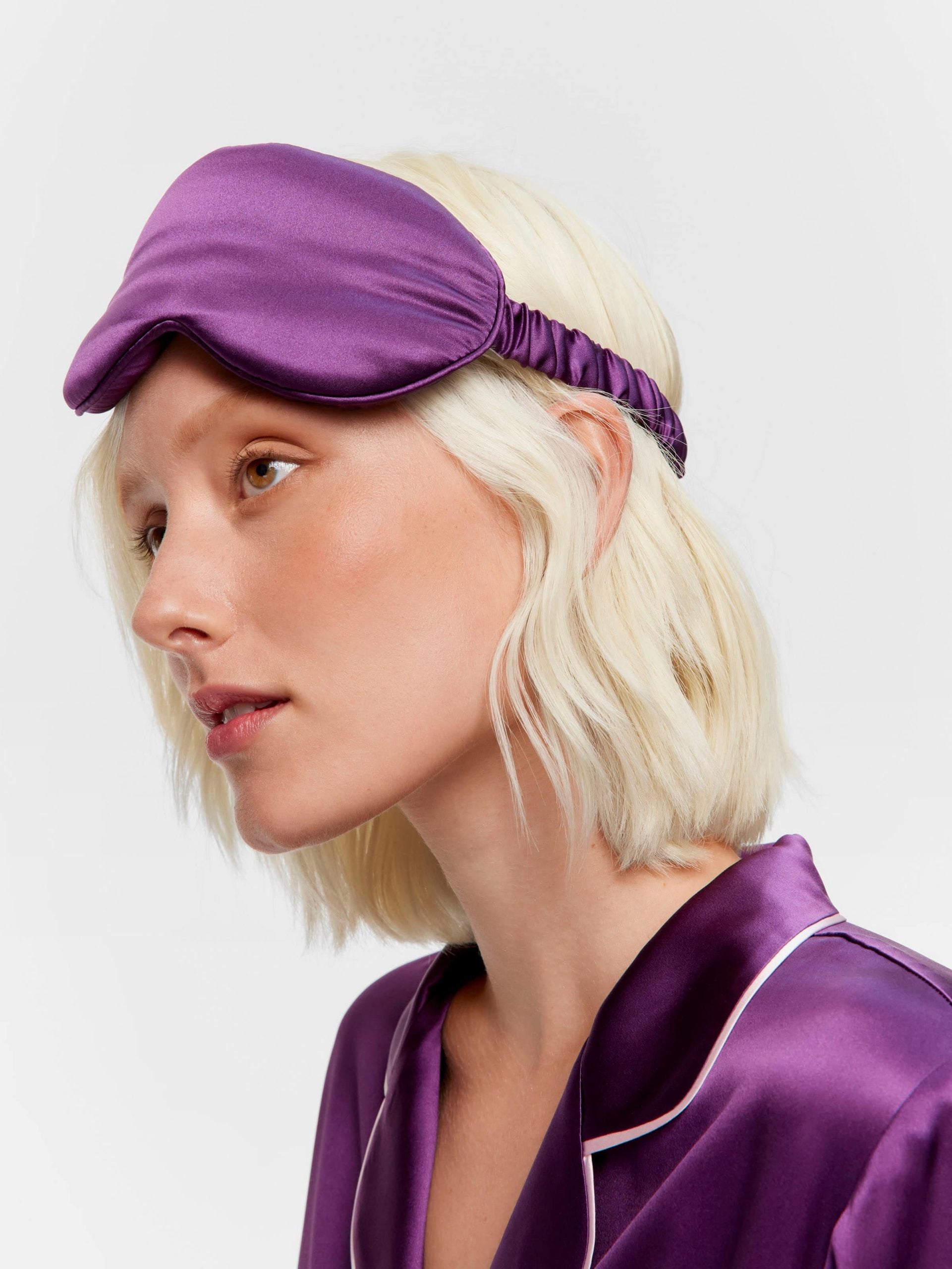 Silk Plum Contour Eye Mask plum