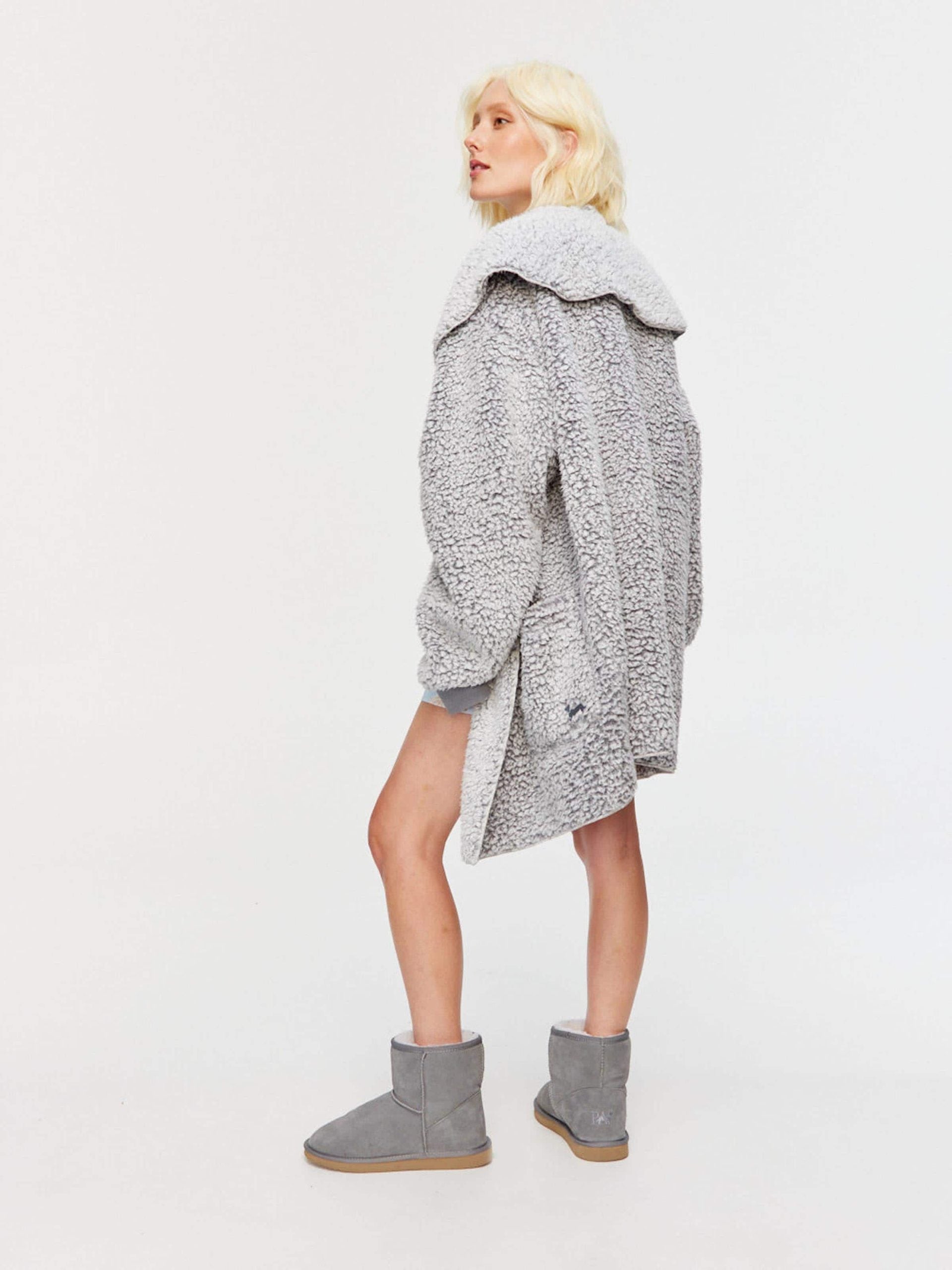 Cosy Teddy Shrug grey