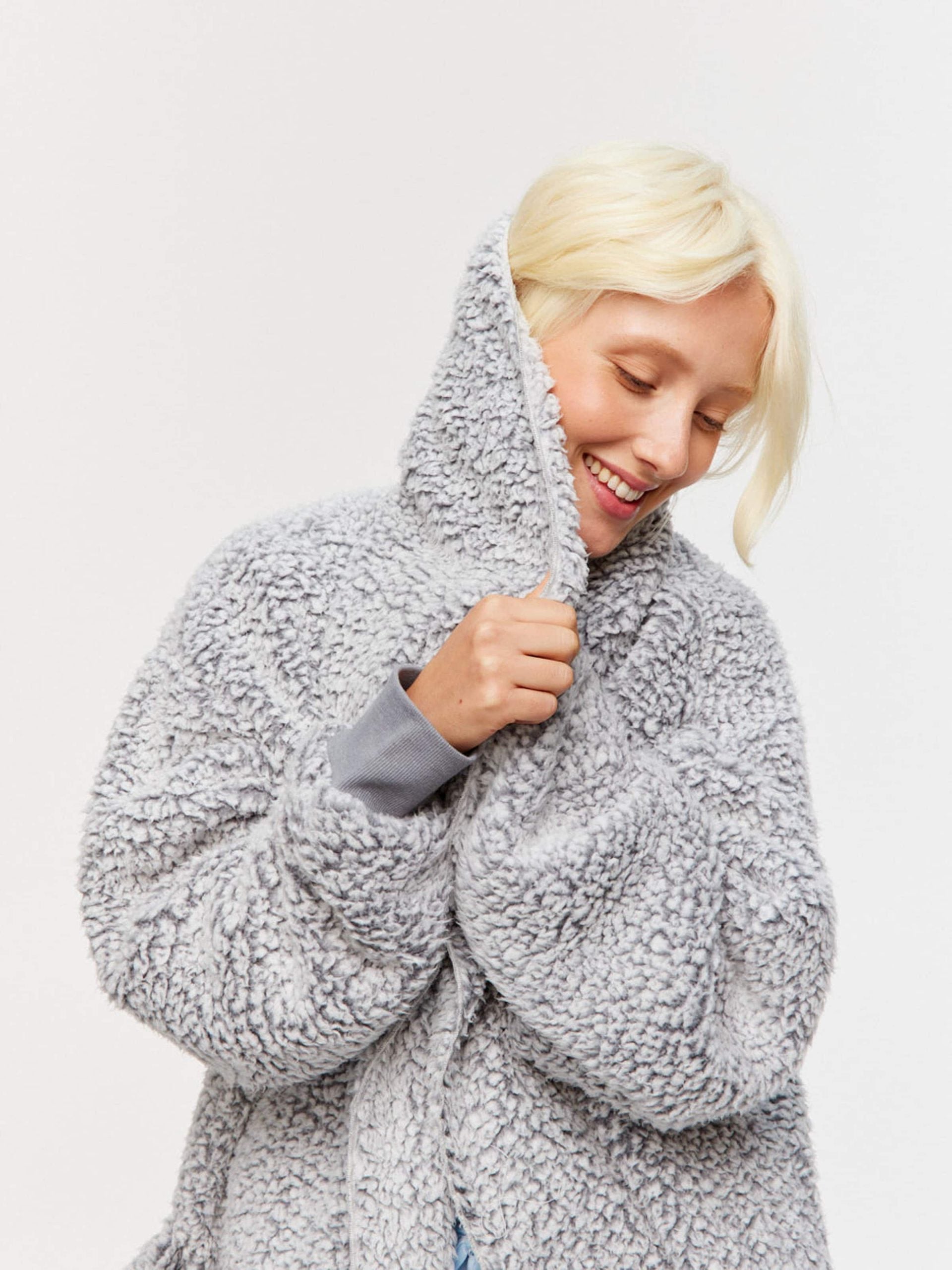 Cosy Teddy Shrug grey